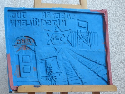 Die Negativform zeigt die Tafel spiegelverkehrt  