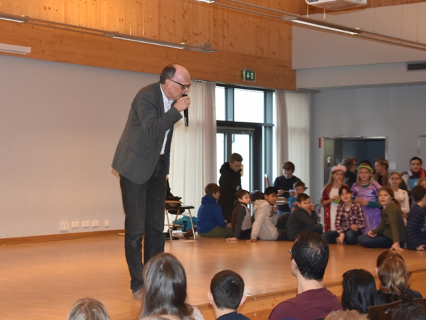 Begrüßung durch Schulleiter Dr. Boysen-Stern