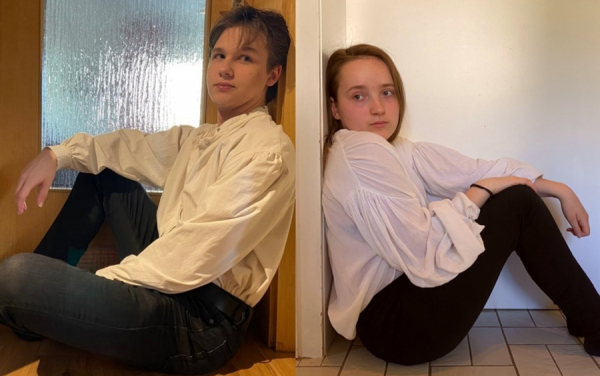 Anton Janulevicus und Elisabeth Lamadé als die Zwillinge Sebastian und Viola