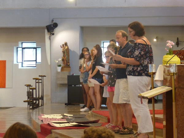 Fürbitten von Schülern, Lehrern und Eltern